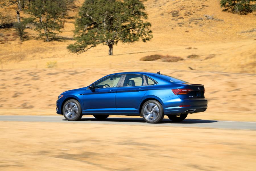  Volkswagen Jetta SEL Premium 2018 года  (NA) (фото 21 из 40)